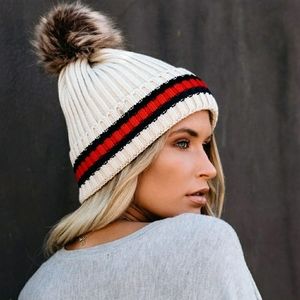 Vici squaw valley pom beanie